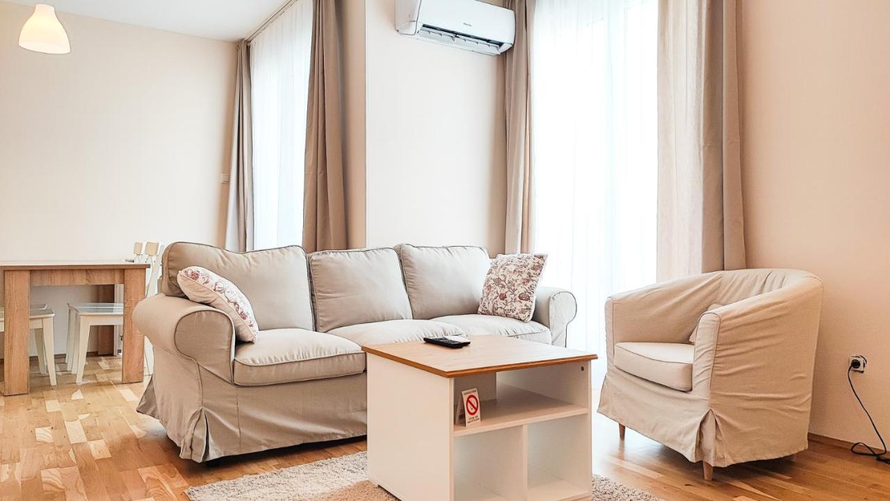 Filinhome Papa Suite 5 Novi Sad Exteriör bild